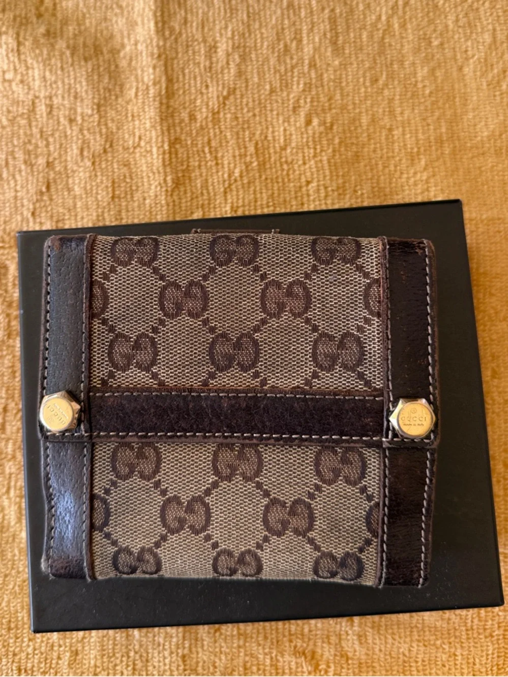 Authentic Gucci Wallet - Picture 2 of 9